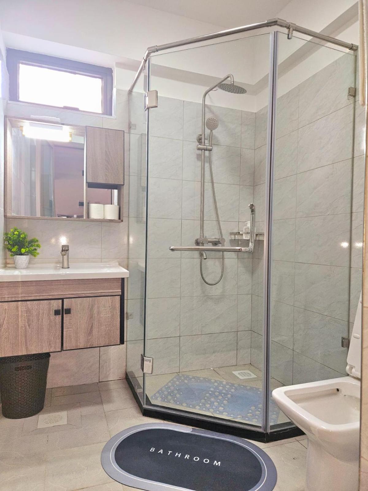 One Bedroom Apartment in Kileleshwa view 4