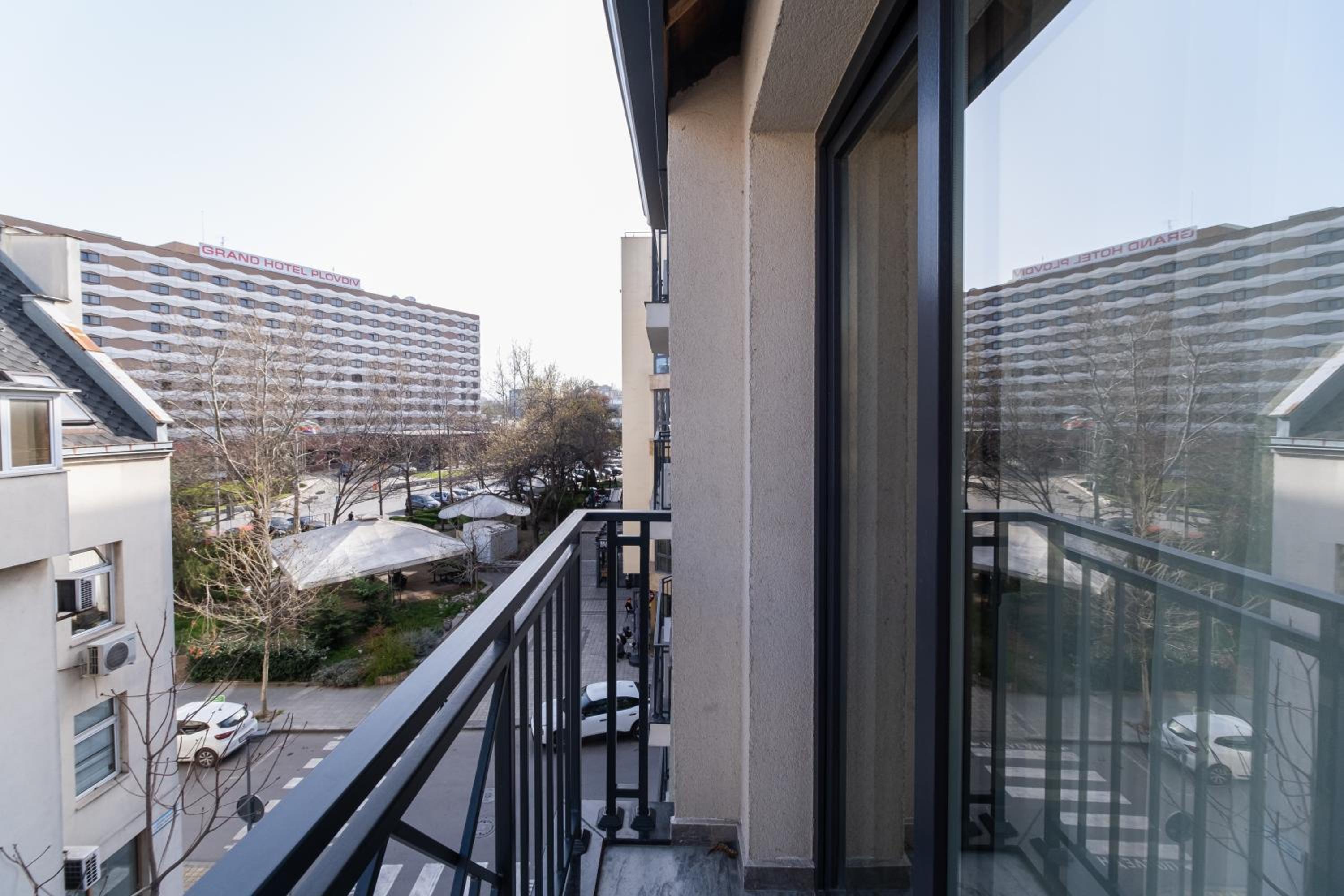 Modern 1-Bedroom Apartments