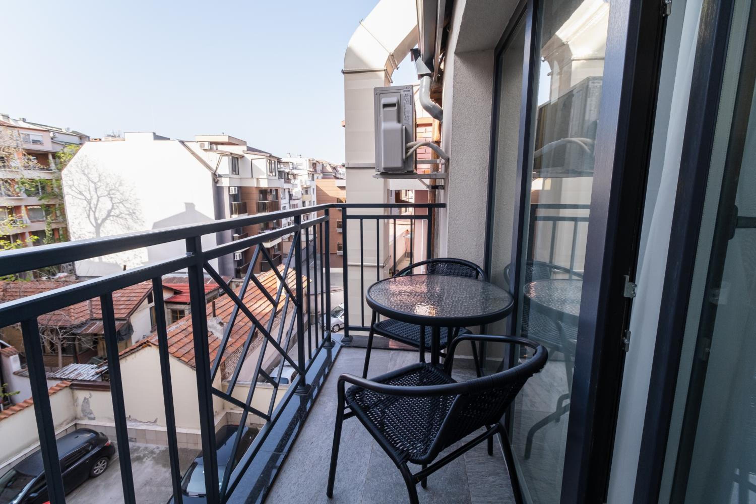 Modern 1-Bedroom Apartments