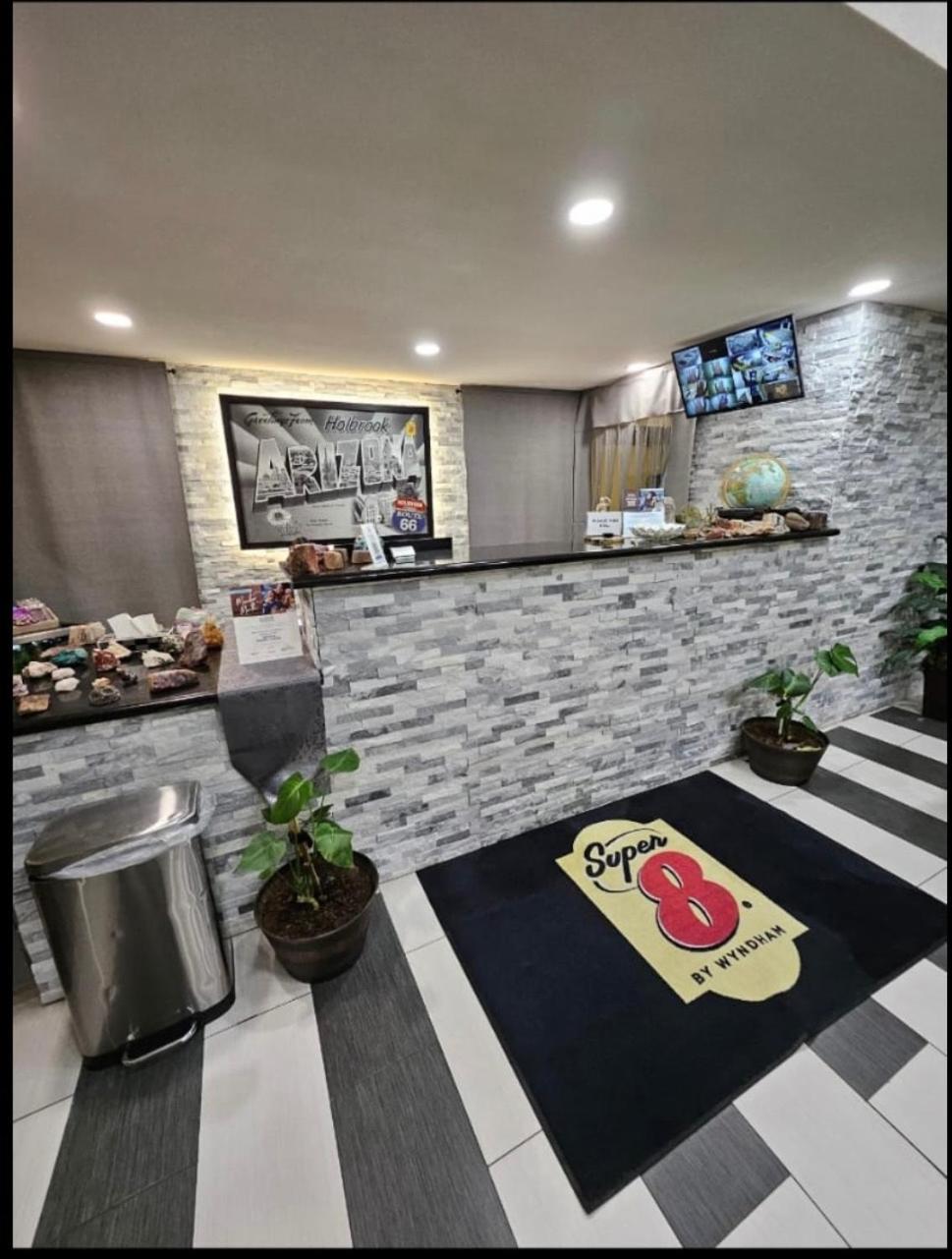 Holbrook Vacations - Super 8 by Wyndham Holbrook - Property Image 3