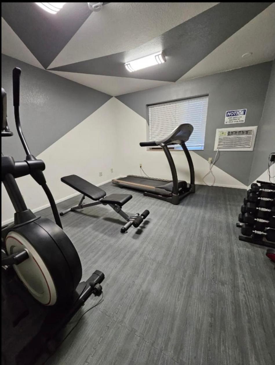 Holbrook Vacations - Super 8 by Wyndham Holbrook - Property Image 8