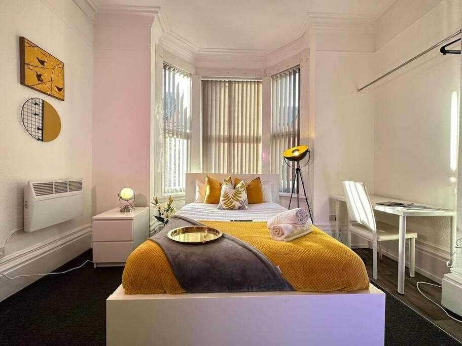 Tranquil Haven Studio Escape in Vibrant Birmingham