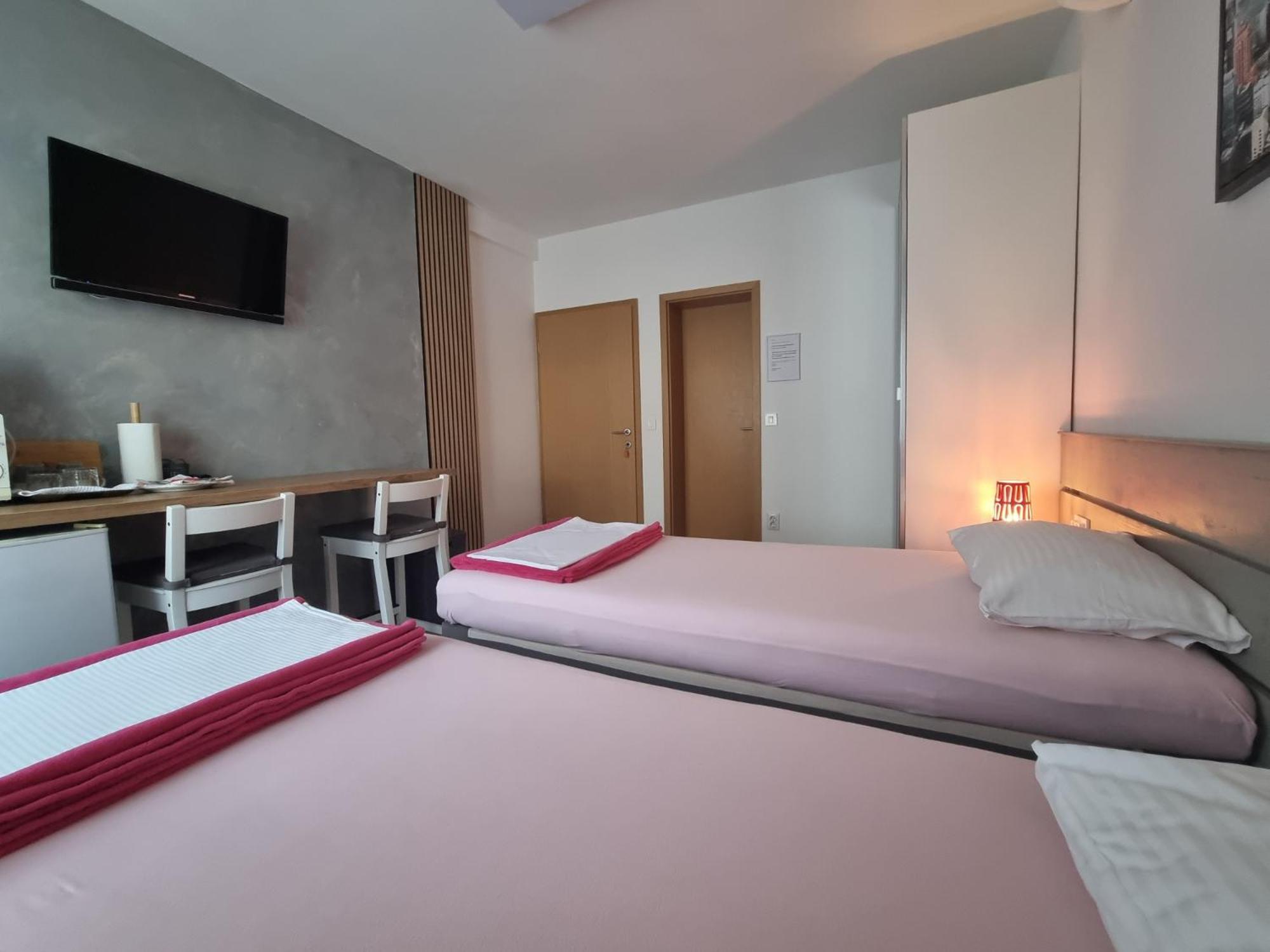 Vukosav Family Apartments and Rooms