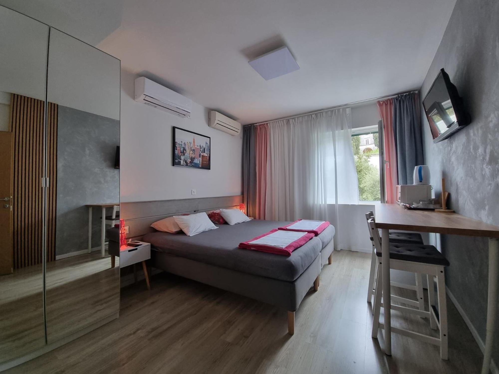 Vukosav Family Apartments and Rooms