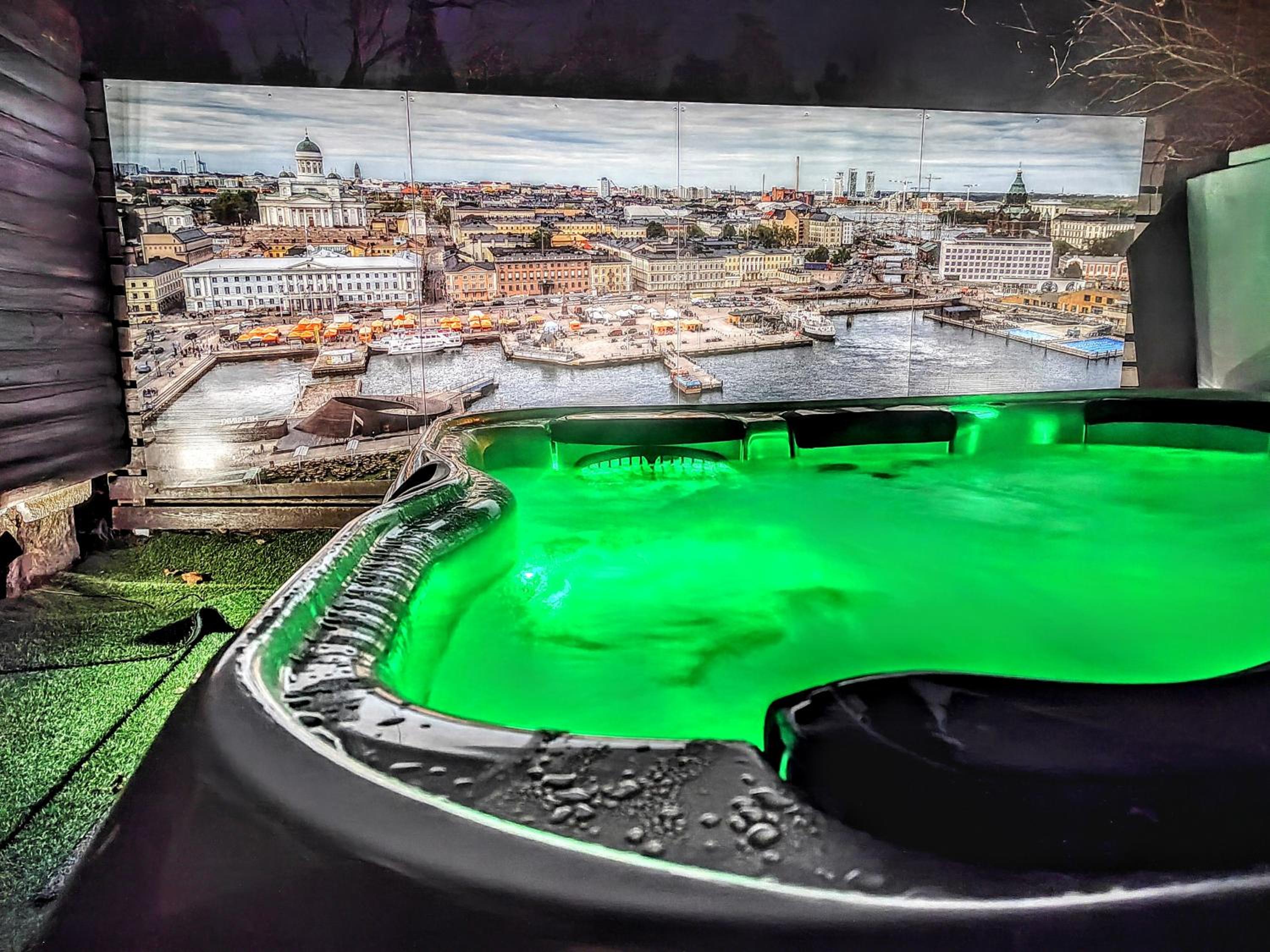 Hotel Private apartment suite with sauna themed bedroom, private jacuzzi, city center by train 15min - Image 1