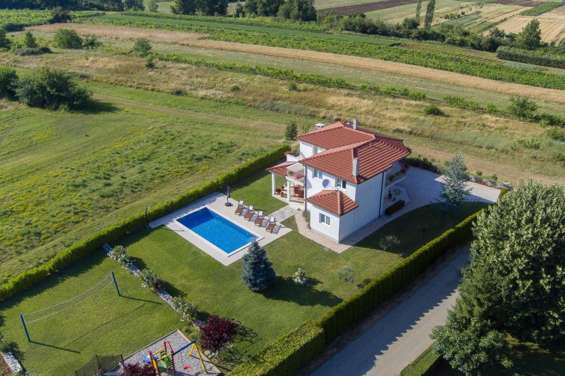 Ferienhaus mit Privatpool für 9 Personen ca 172 qm in Donji Proložac, Dalmatien Dalmatinisches Hinterland