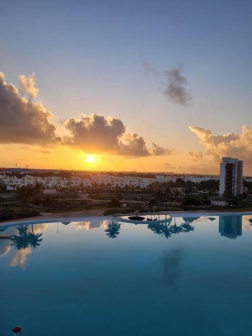 Stunning Blue Lagoon Views - 7 Swimming Pools!