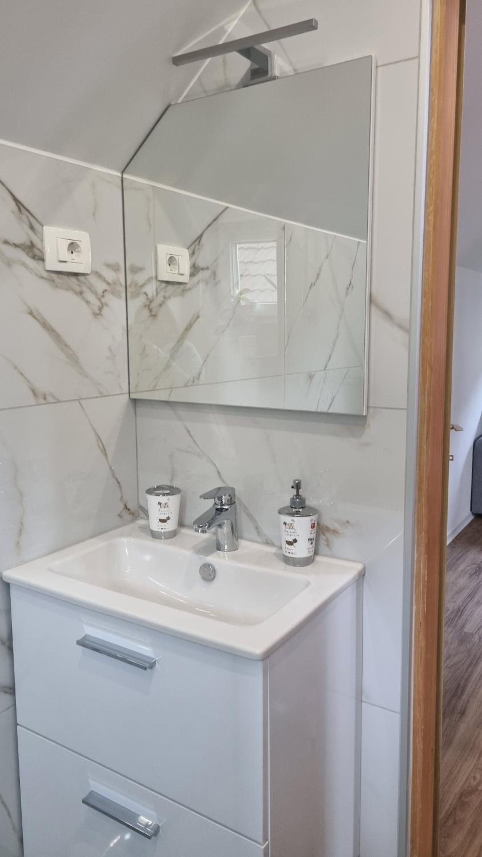 Apartma Pod orehom view 5