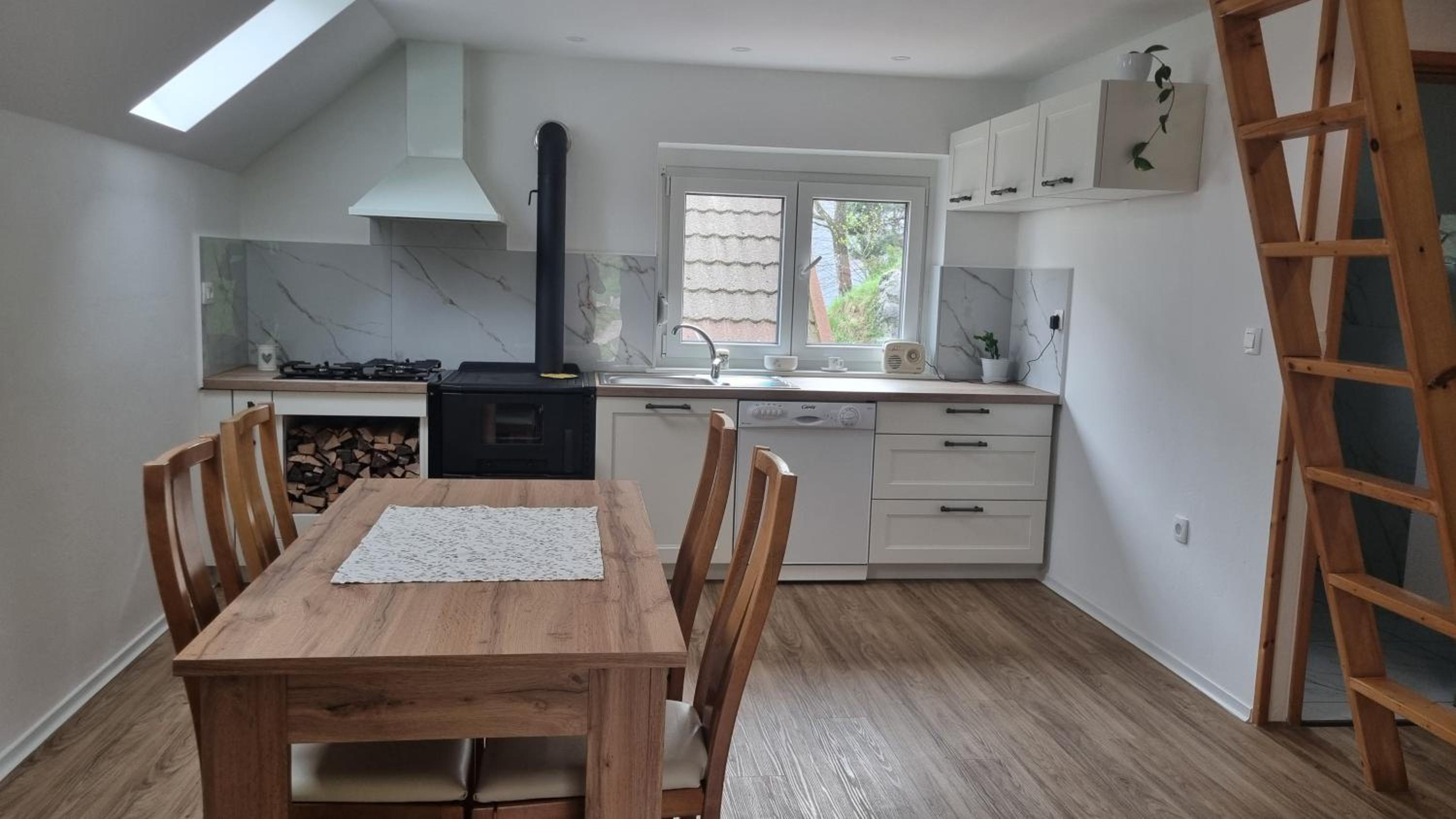 Apartma Pod orehom view 3