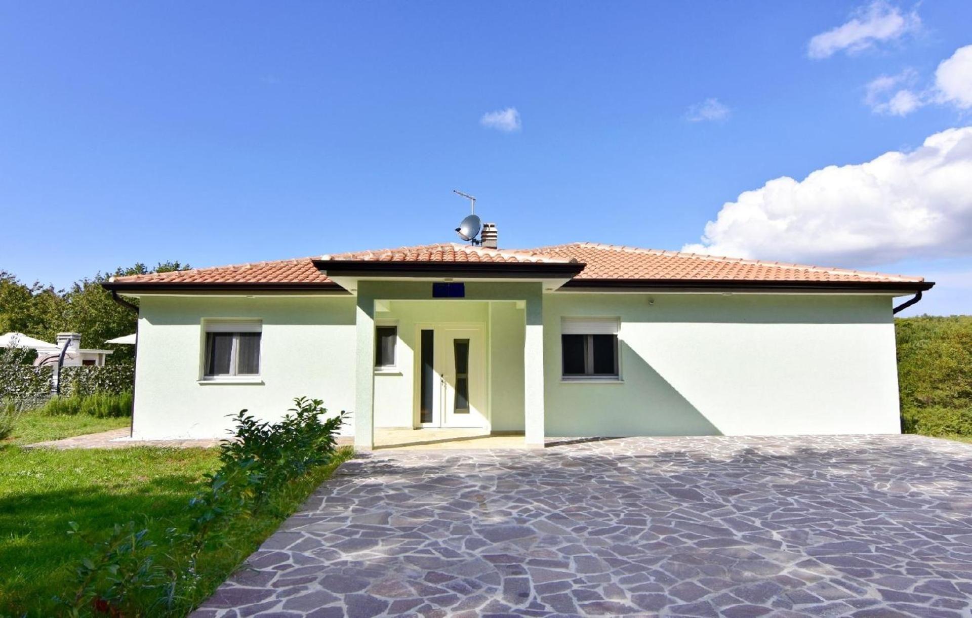 Großes Ferienhaus in Buroli mit Privatem Pool view 3