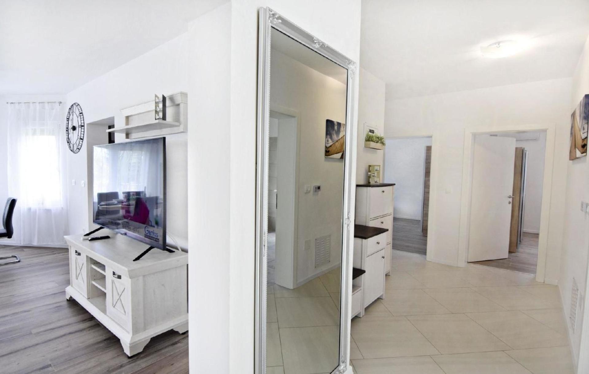 Großes Ferienhaus in Buroli mit Privatem Pool view 5