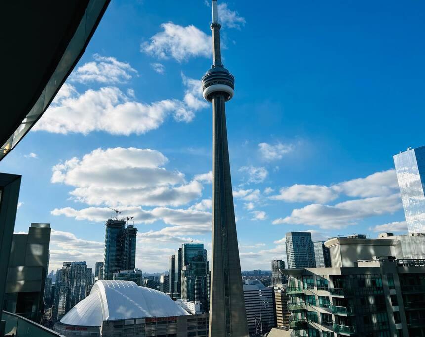 Luxury Condo - Steps to Everything - Balcony View