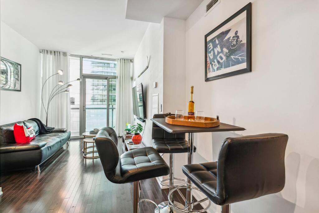 Luxury Condo - Steps to Everything - Balcony View