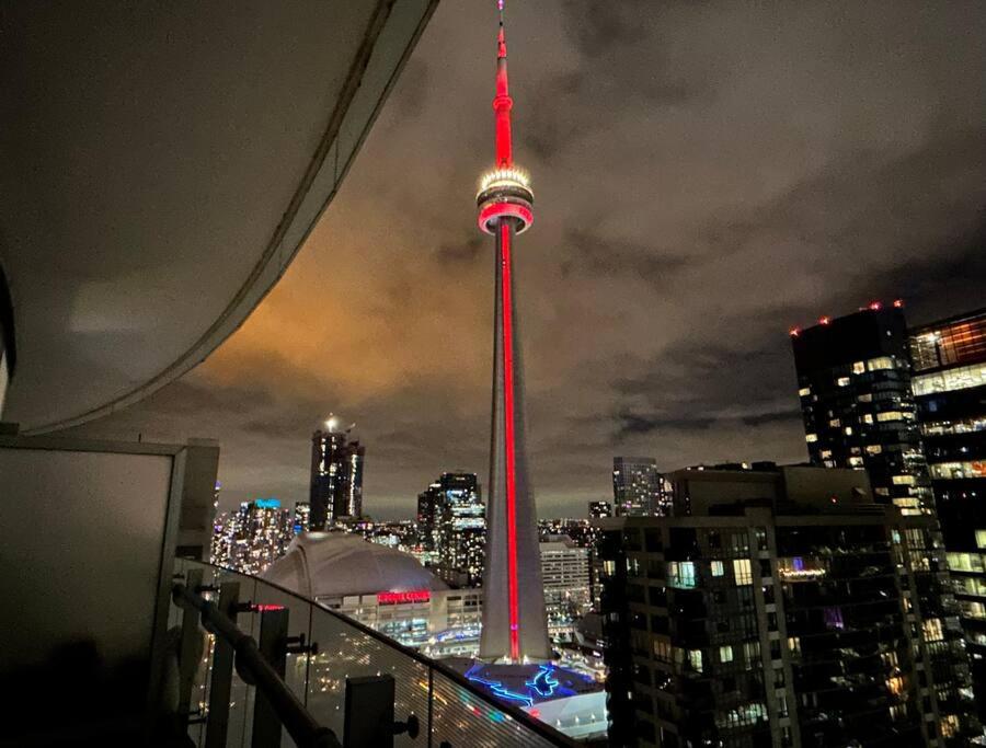 Luxury Condo - Steps to Everything - Balcony View