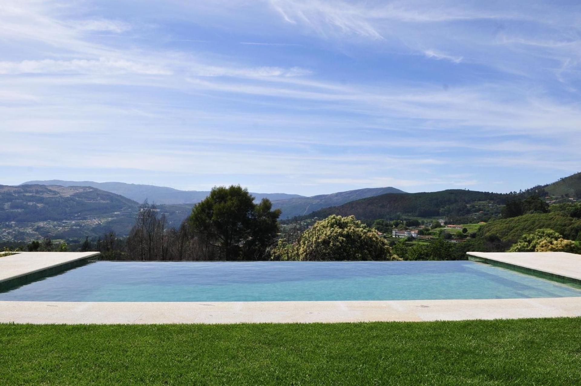 Ferienhaus mit Privatpool für 7 Personen ca 300 qm in Calheiros, Regio Norte Minho view 3
