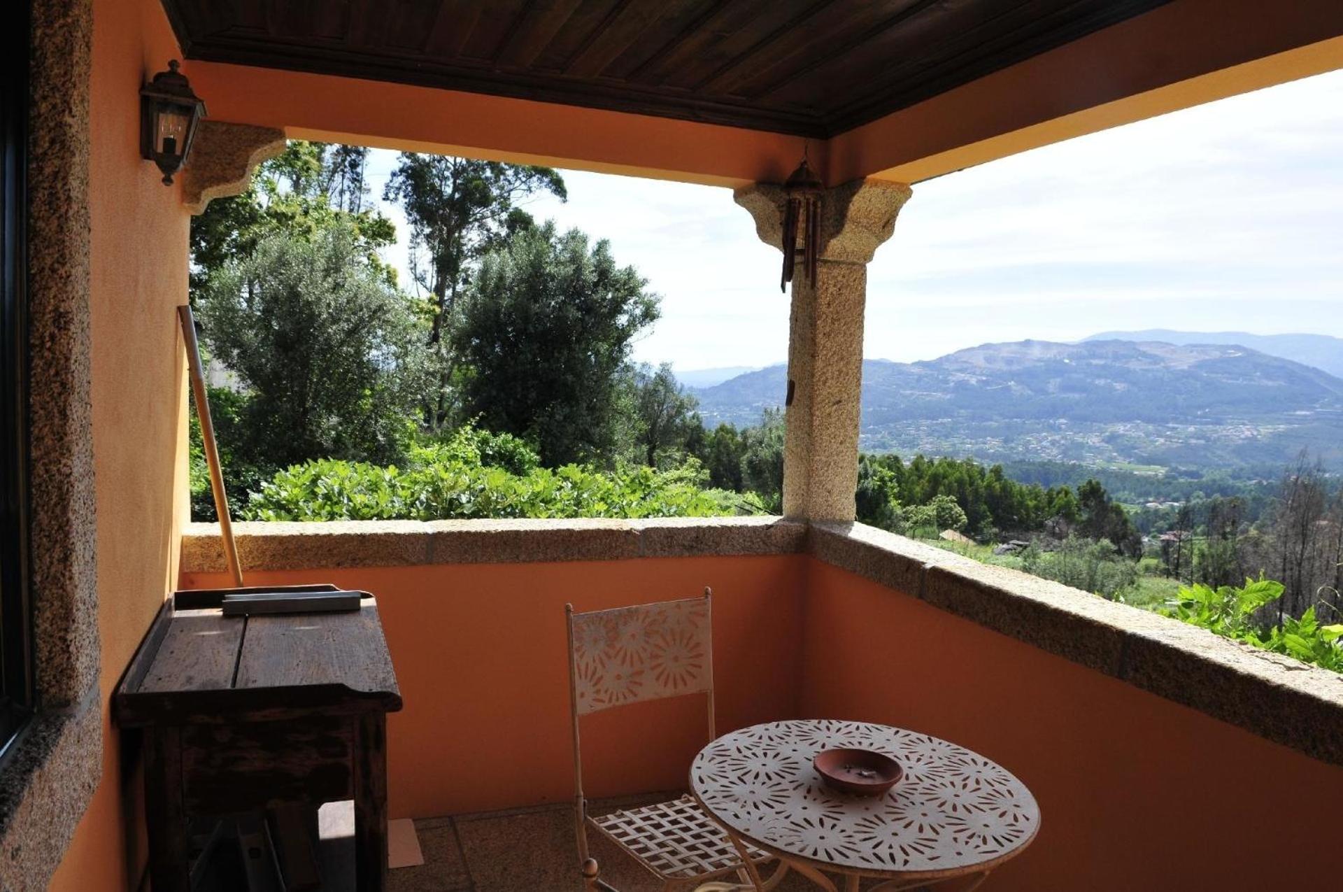 Ferienhaus mit Privatpool für 7 Personen ca 300 qm in Calheiros, Regio Norte Minho view 4