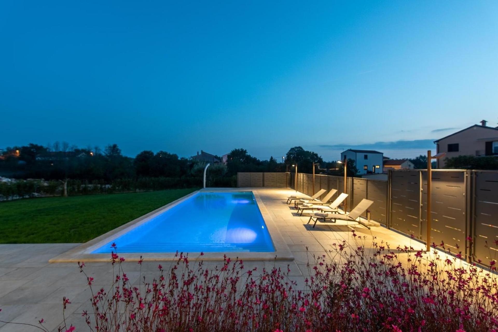 Villa Daniela für 6 Personen mit Salzwasserpool view 3