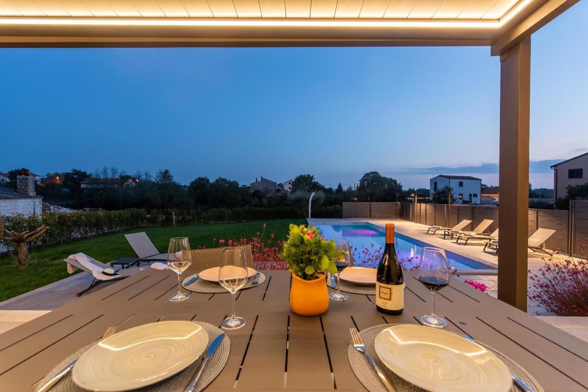 Villa Daniela für 6 Personen mit Salzwasserpool view 4