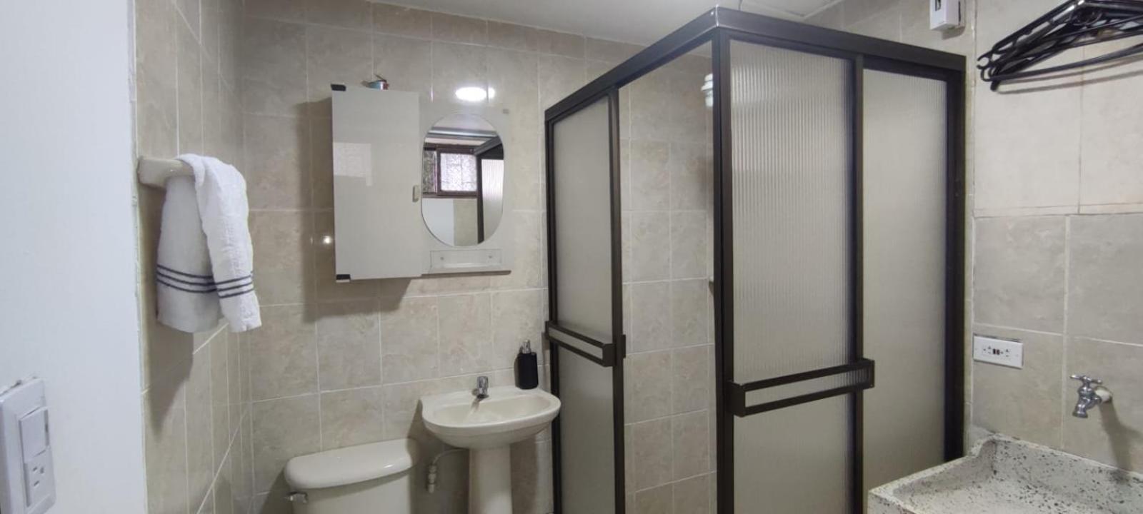 Fresco y acogedor apartamento cerca al terminal103