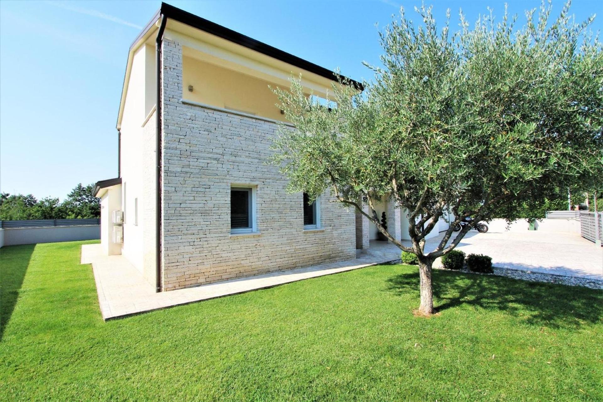 Moderne Villa Alex Exclusive in Porec mit Pool