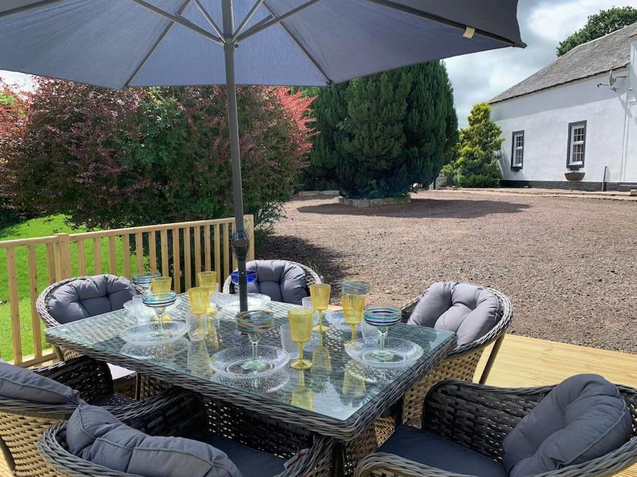 WestLaigh Lrg Luxury Country Farm House 20 min from the city view 2