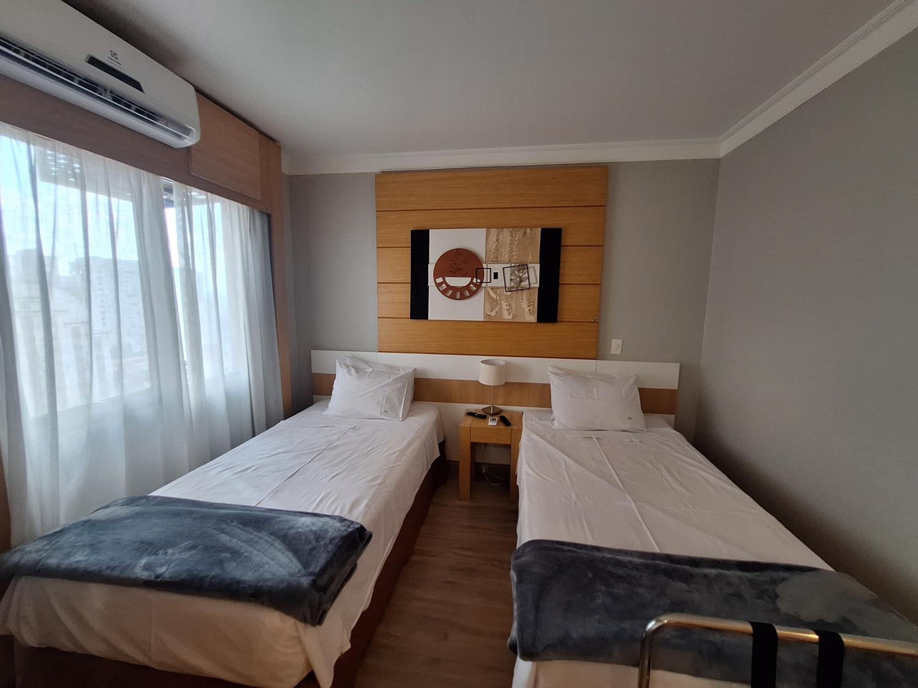 Hotel E suites em frente ao Aeroporto Congonhas com Piscina 914