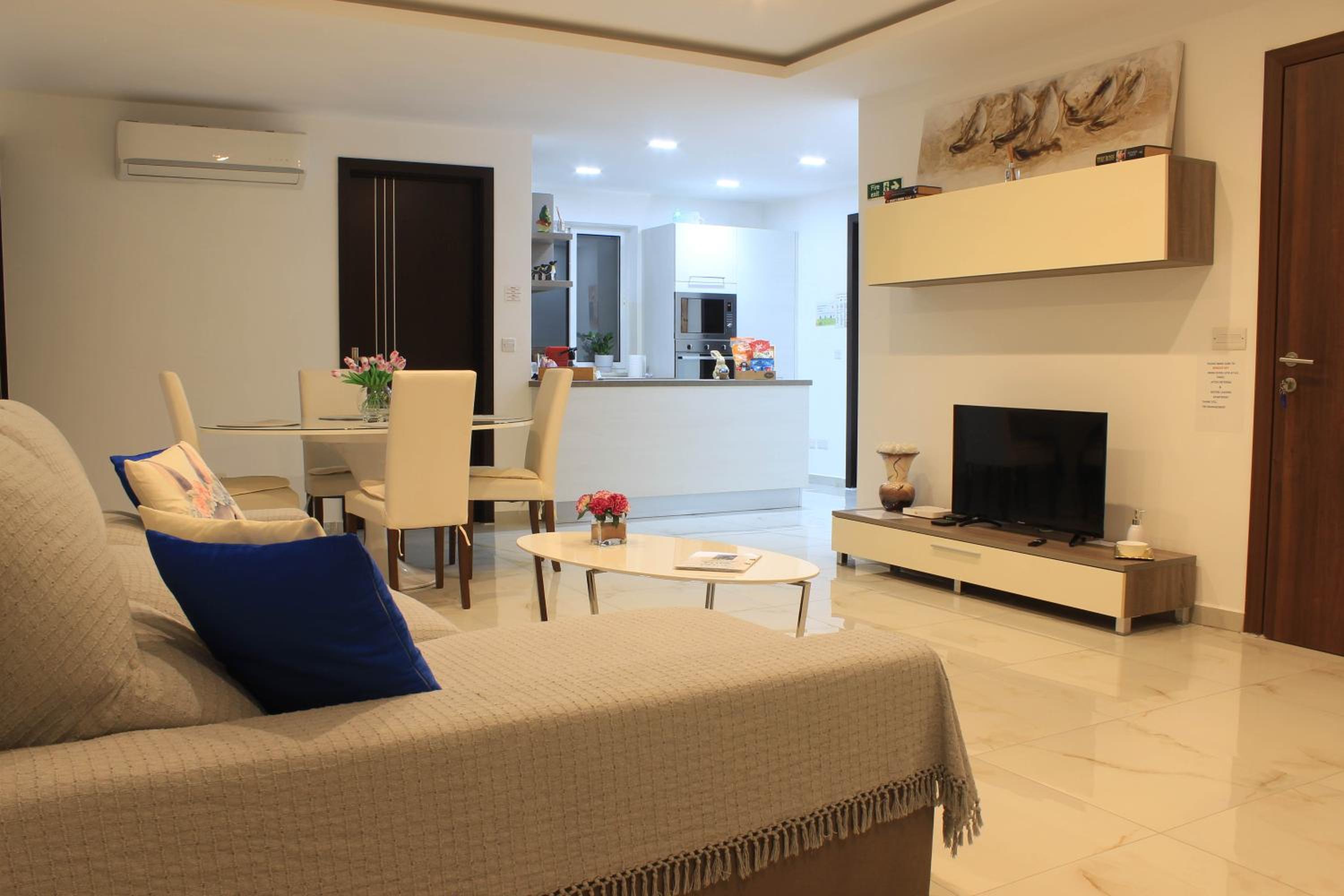Sliema Modern 2-Bed Apartment view 4