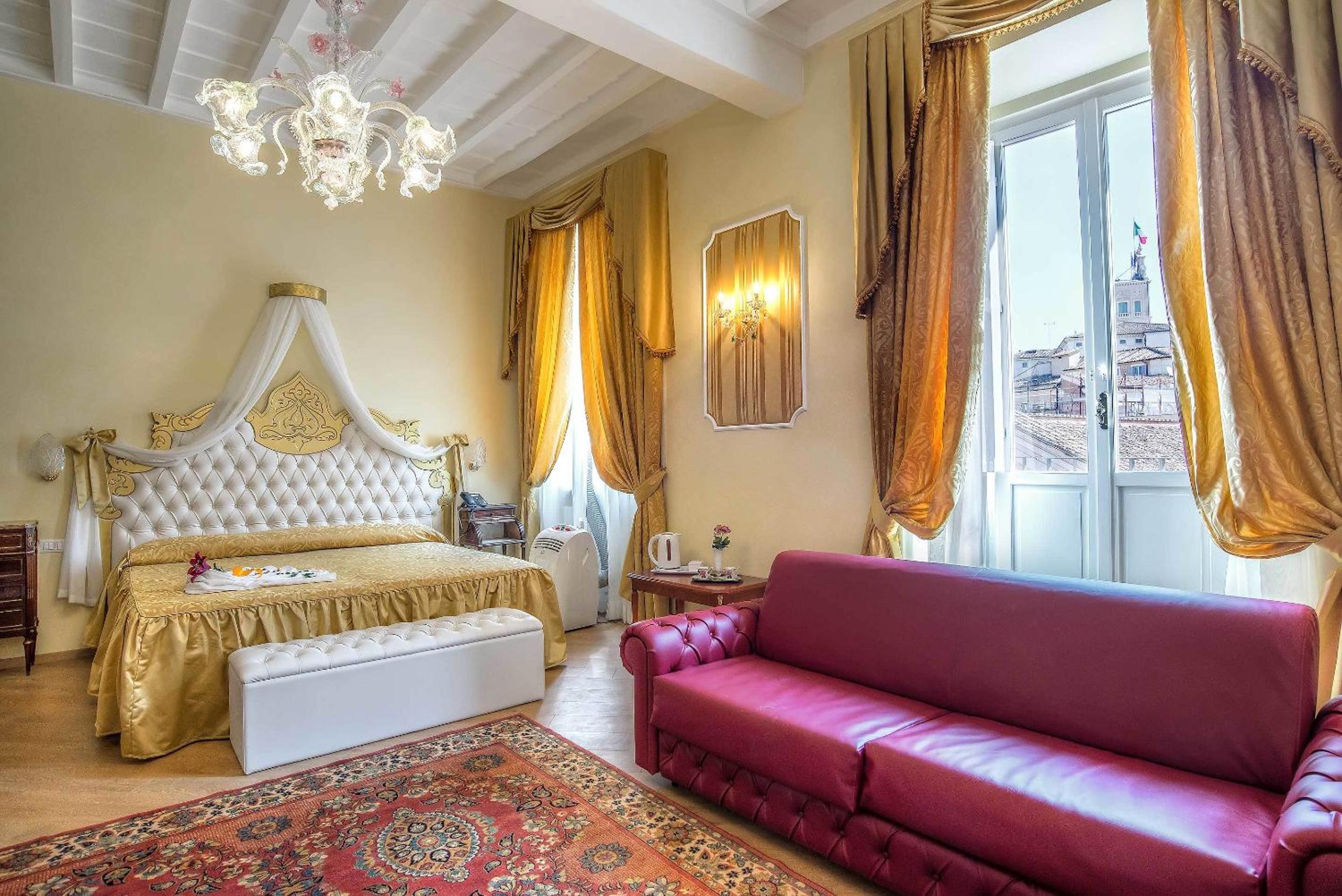 Trevi Rome Suite