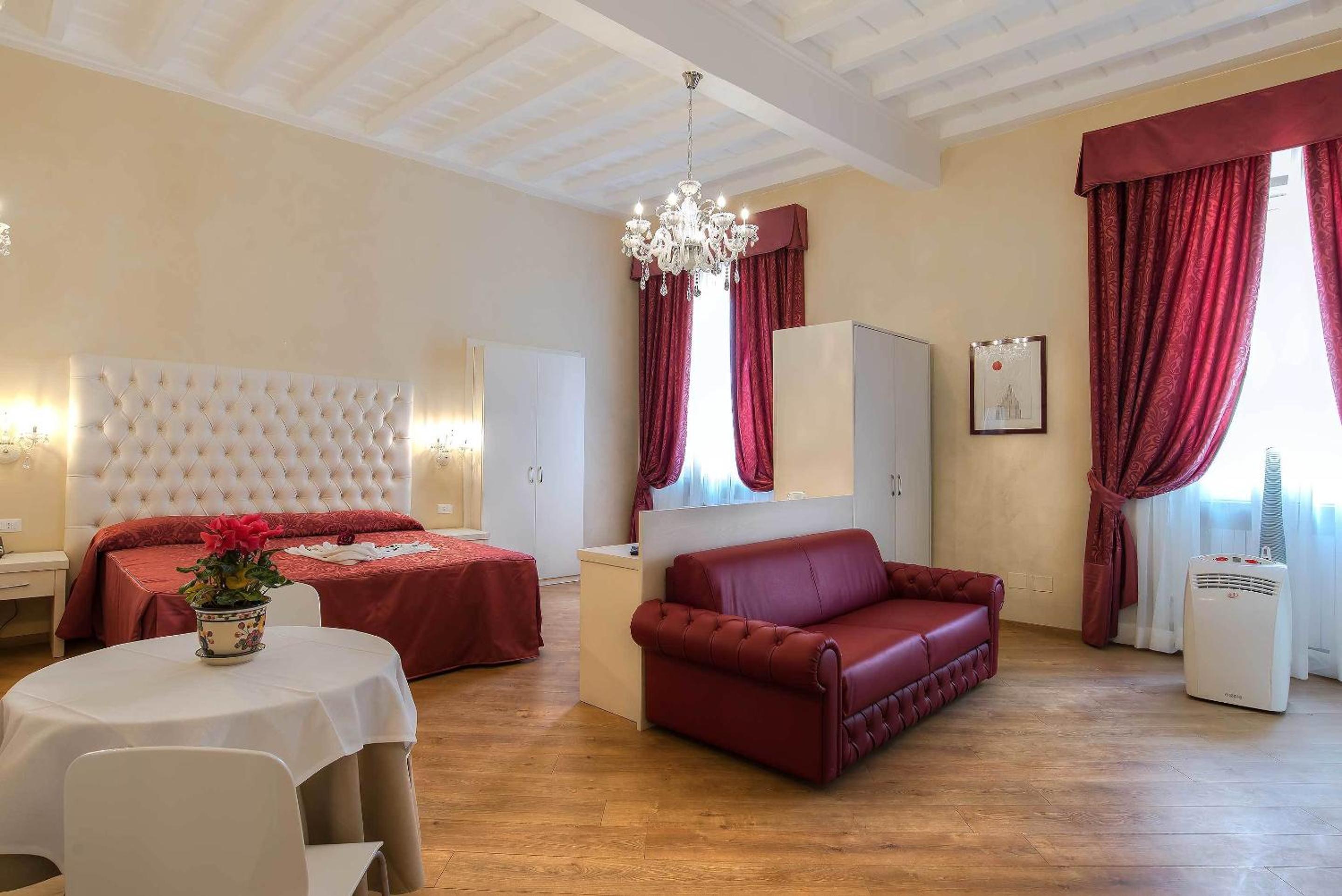 Trevi Rome Suite