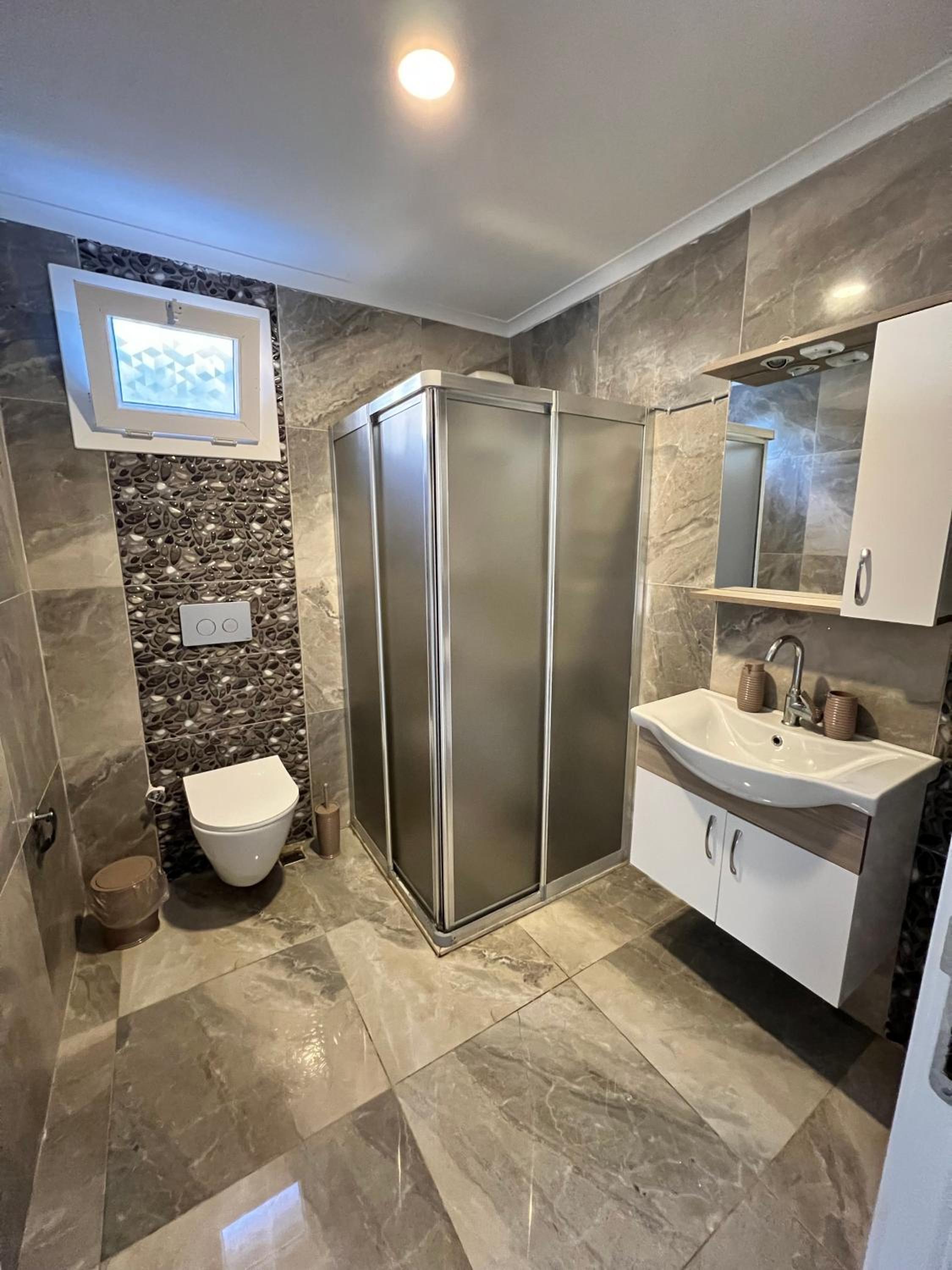 ERŞAHİN APART en Kas — bathroom