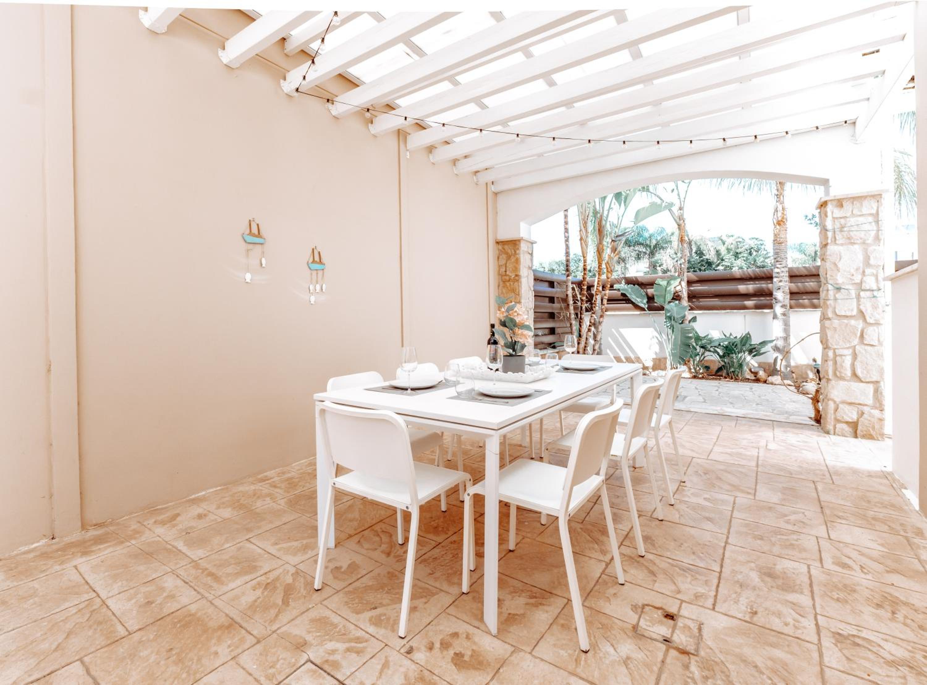 WealthyStays Sunset Villa, 3min walk to Sea