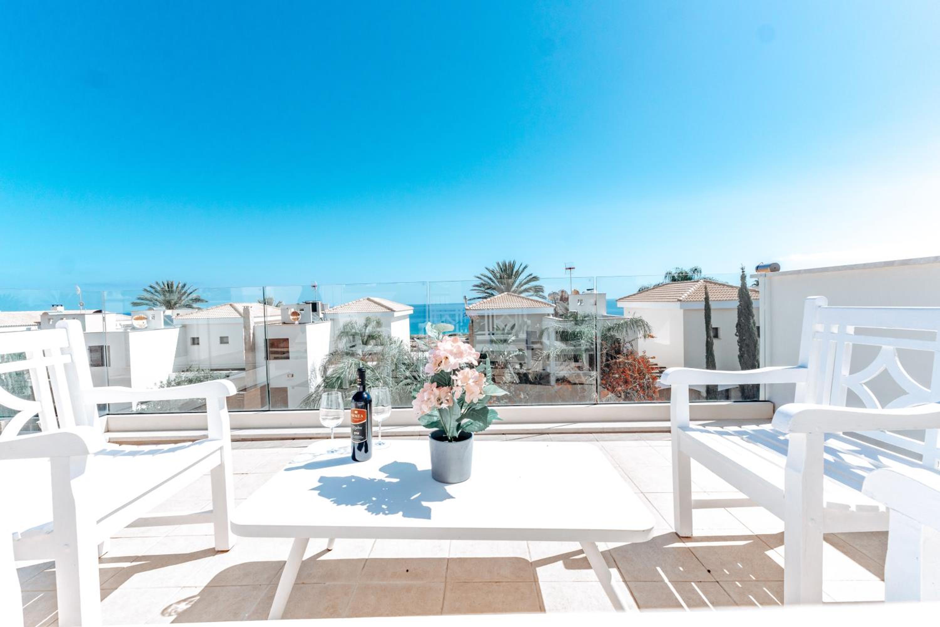 WealthyStays Sunset Villa, 3min walk to Sea