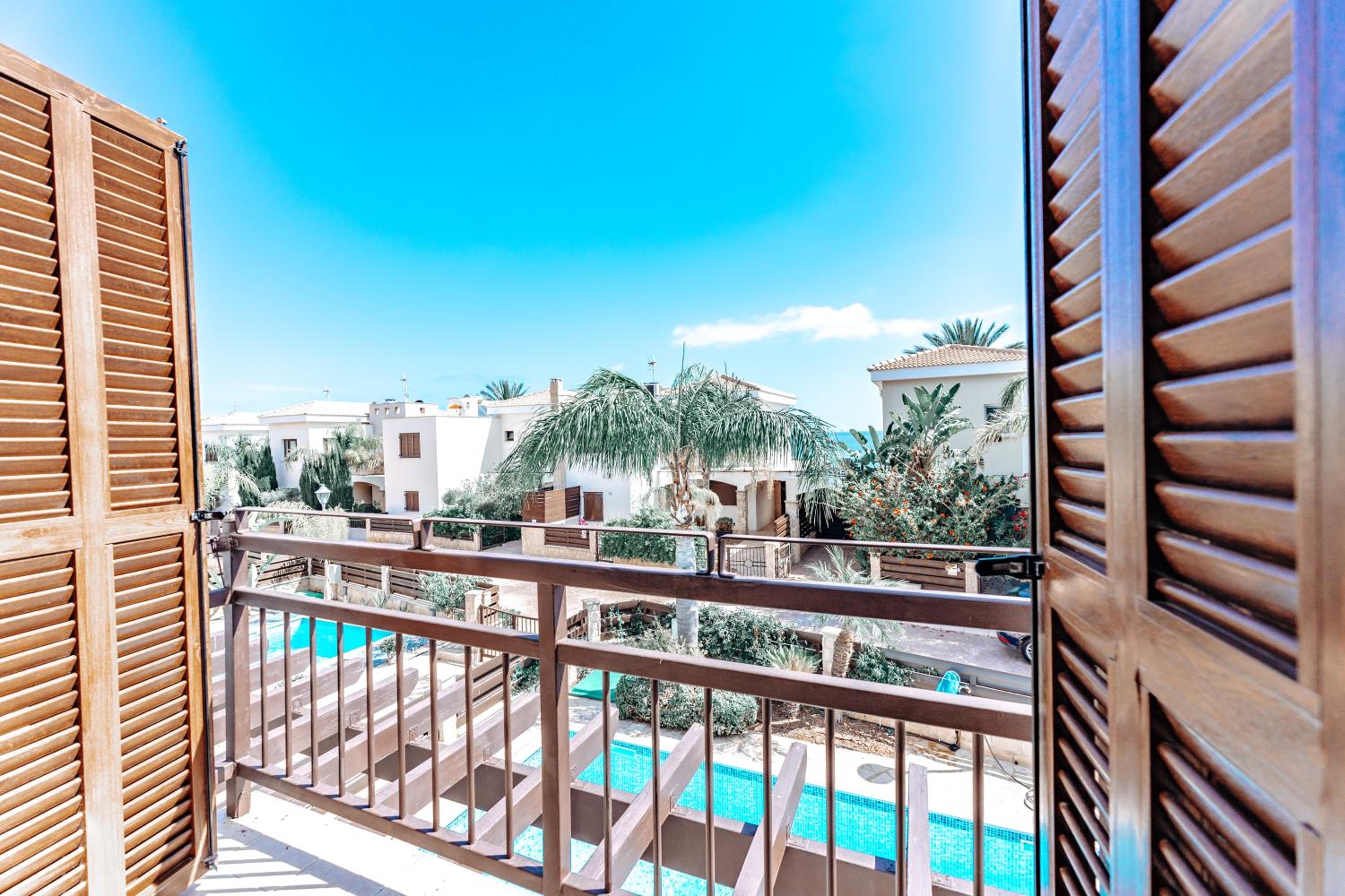 WealthyStays Sunset Villa, 3min walk to Sea