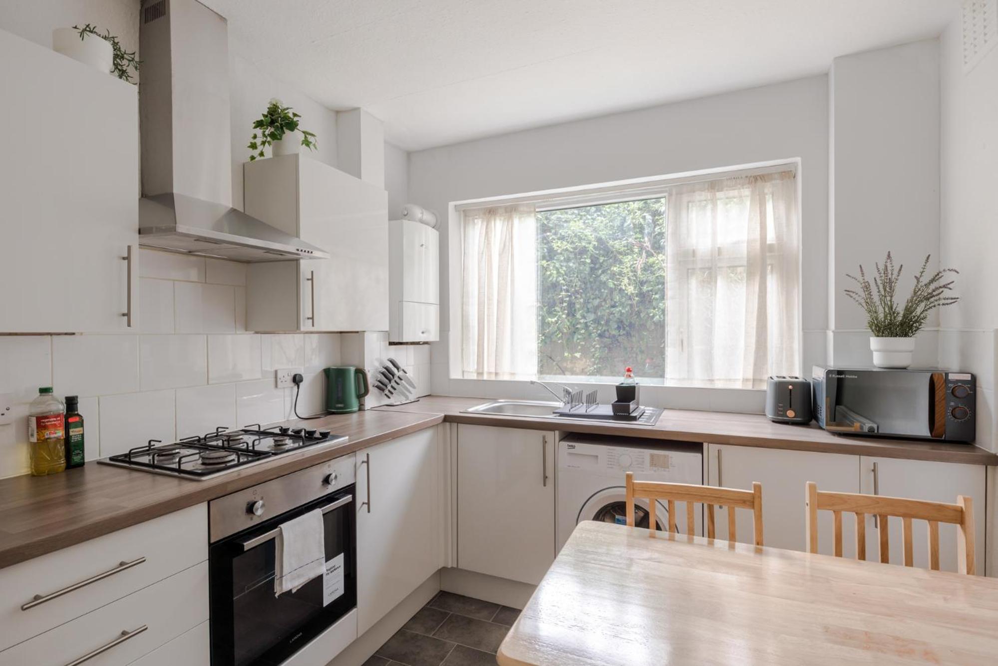 Camden 2bd flat at Rousden Street