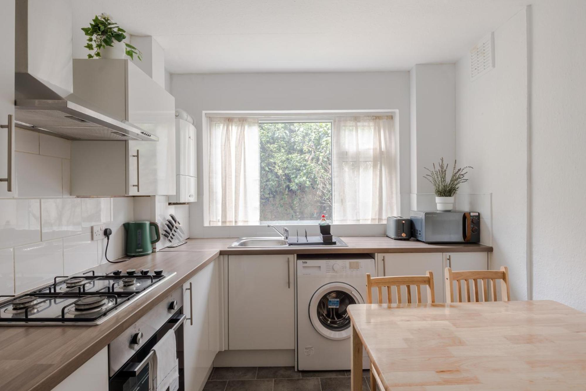 Camden 2bd flat at Rousden Street