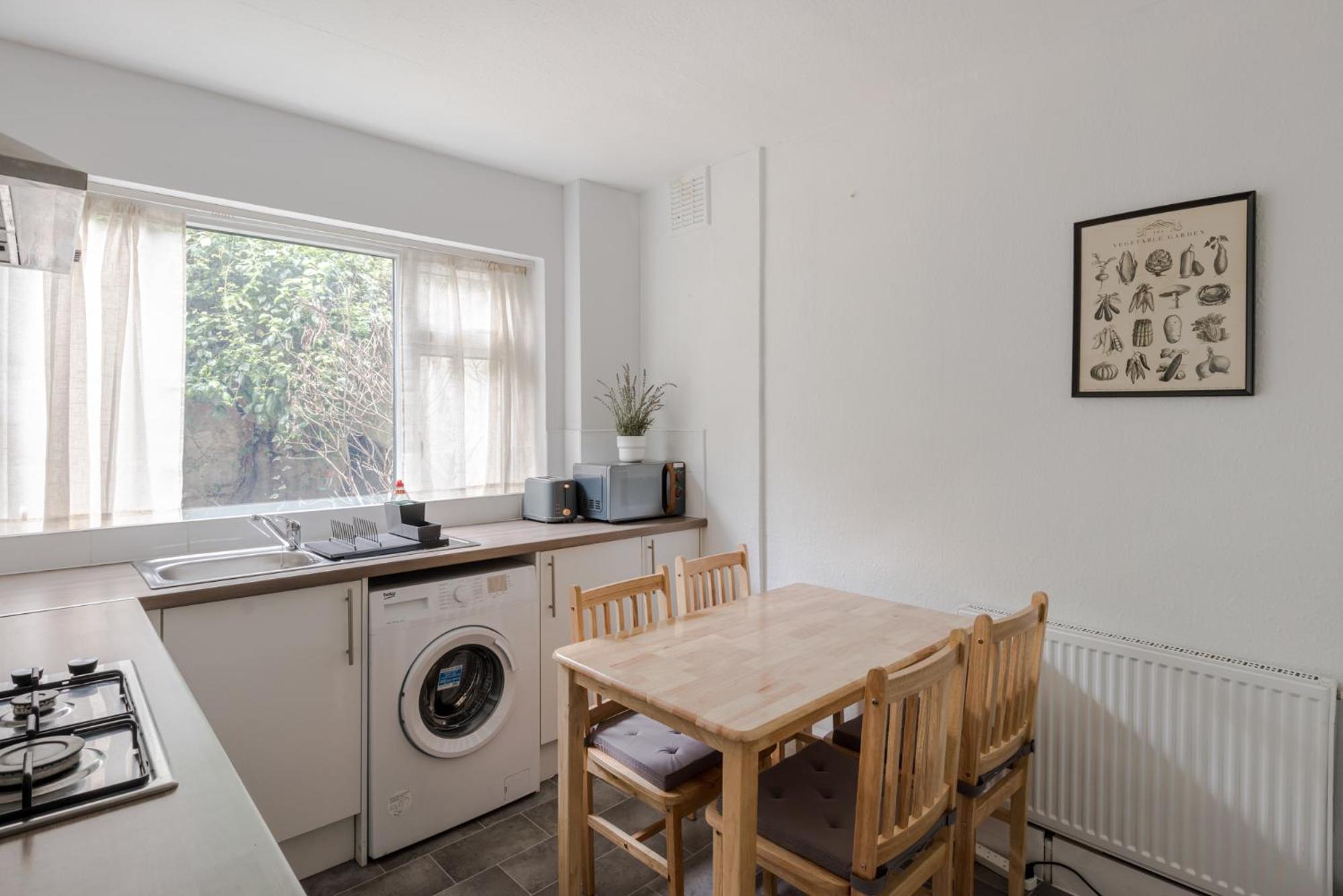 Camden 2bd flat at Rousden Street