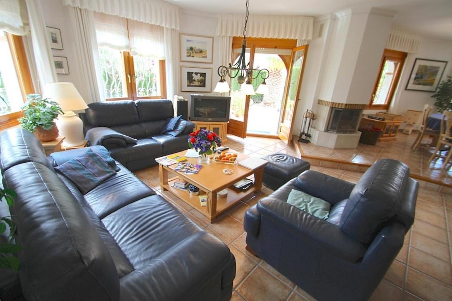 Photo 8