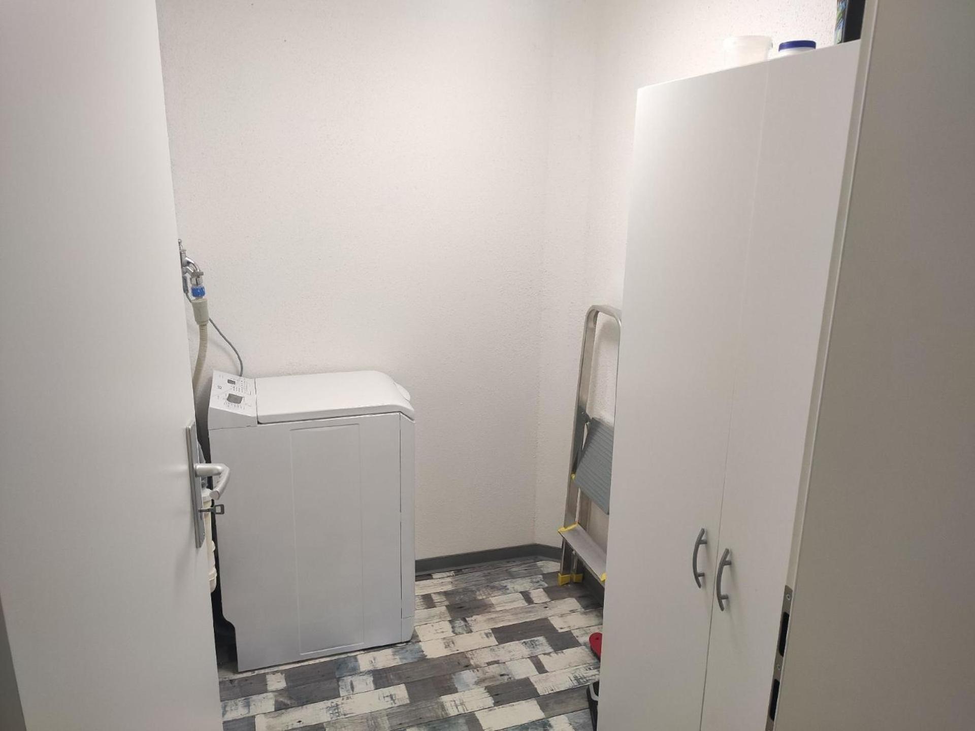 Gemütliche Ferienwohnung in Uhlstädt-Kirchhasel mit Garten, gemeinsamem Pool und Grill