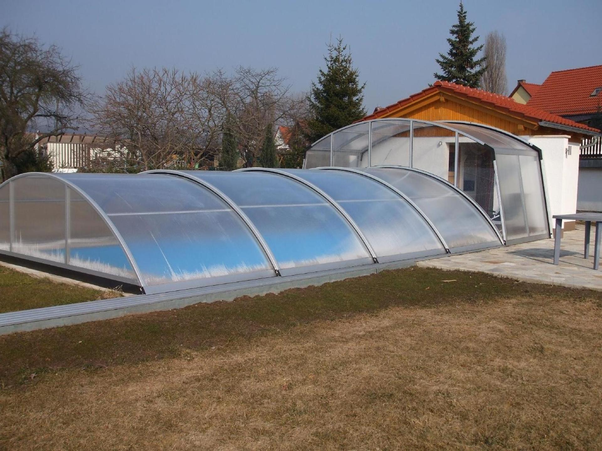 Gemütliche Ferienwohnung in Uhlstädt-Kirchhasel mit Garten, gemeinsamem Pool und Grill
