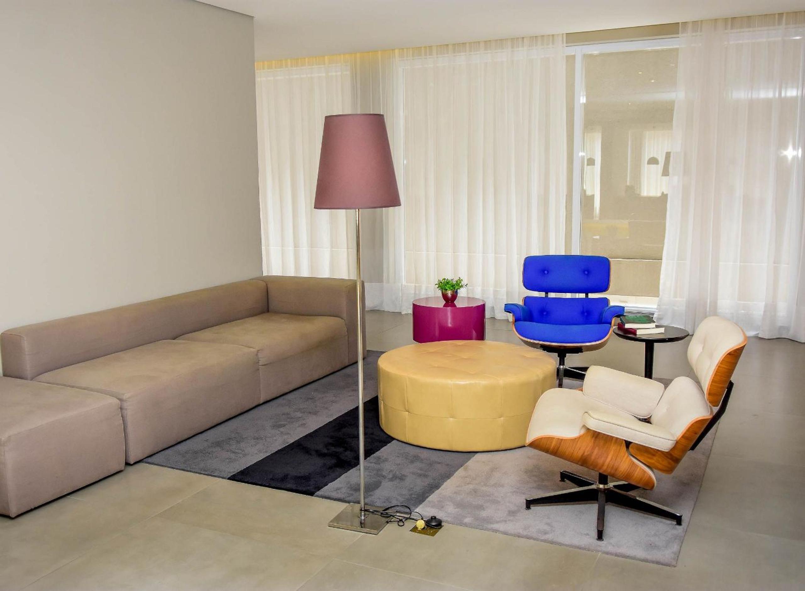 Charmos Studio proximo Allianz com garagem