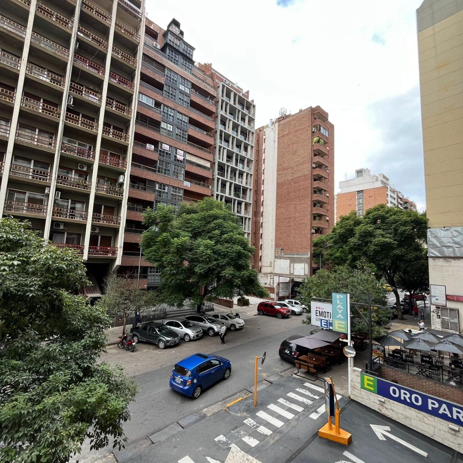 Jardines De Oro