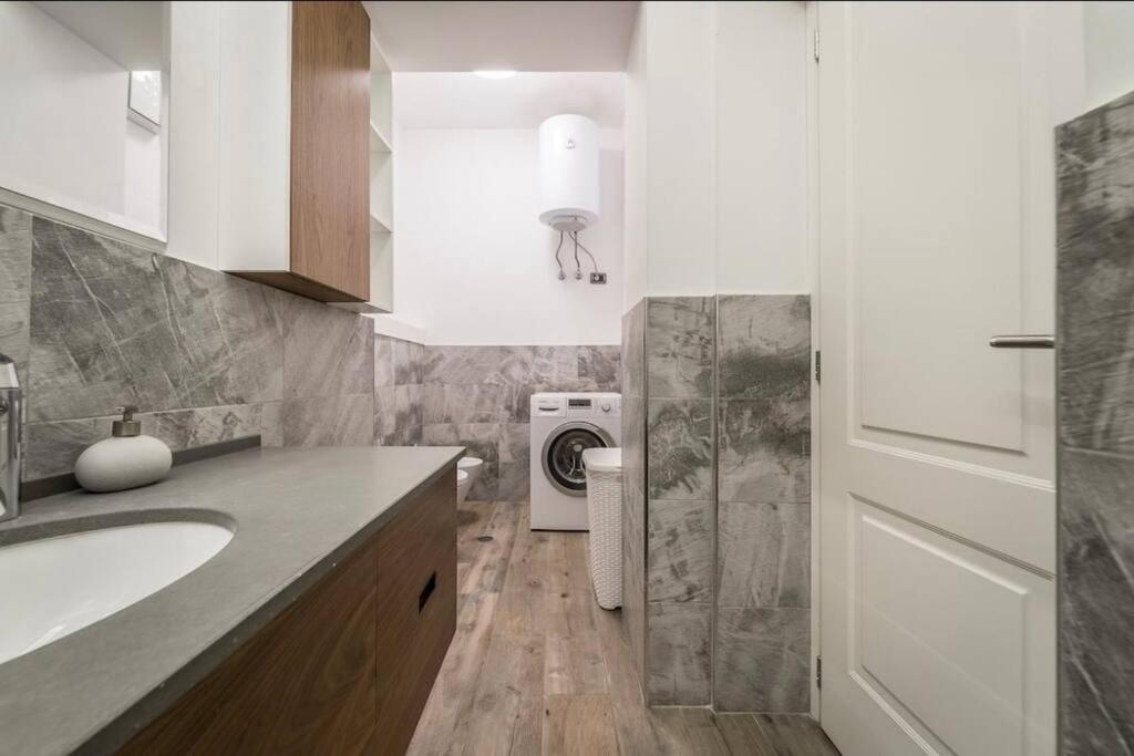 Blloku Deluxe 1BR/AP