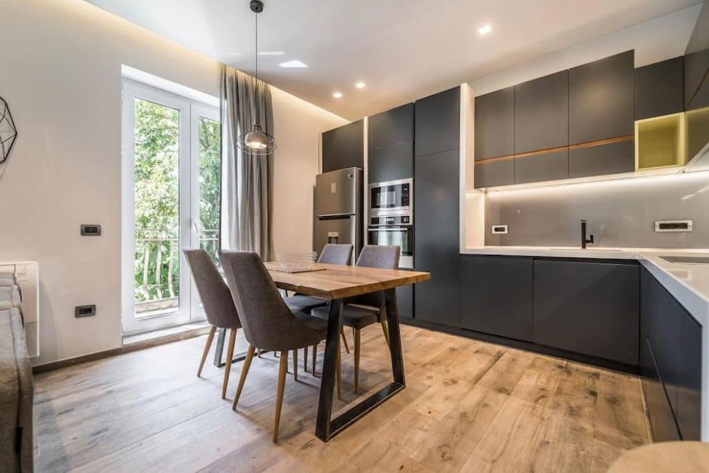 Blloku Deluxe 1BR/AP