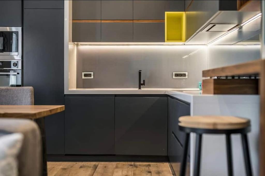 Blloku Deluxe 1BR/AP