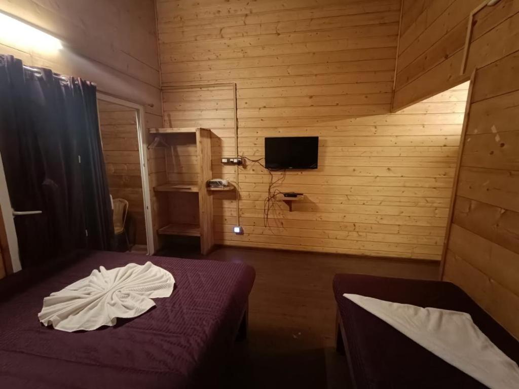 Praveen Woodhouse and Homestay Kodaikanal Vattakanal