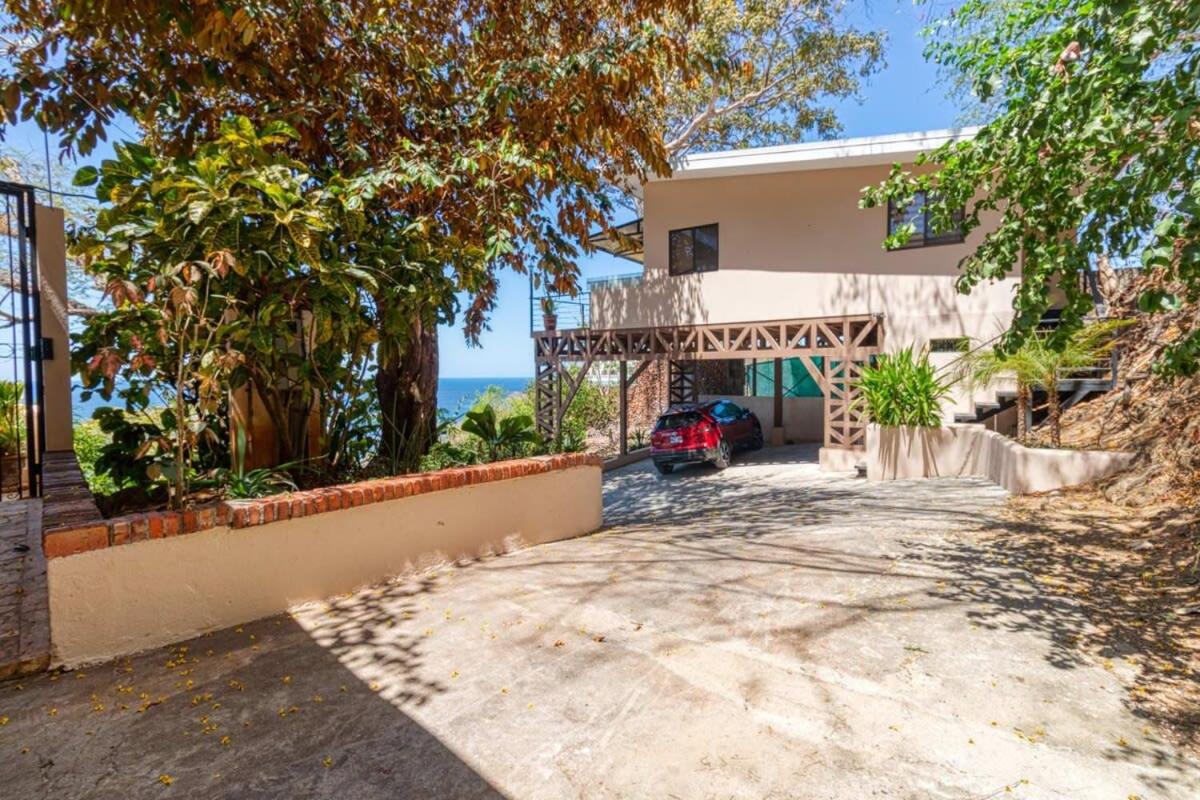 Modern Studio Apartment with Covered Balcony, Full Kitchen, and Stunning Ocean Views