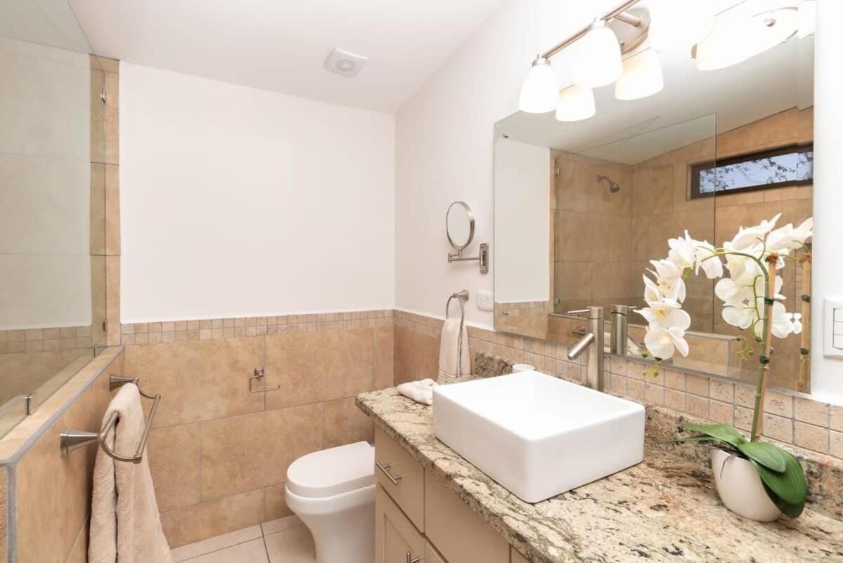 Modern Studio Apartment with Covered Balcony, Full Kitchen, and Stunning Ocean Views