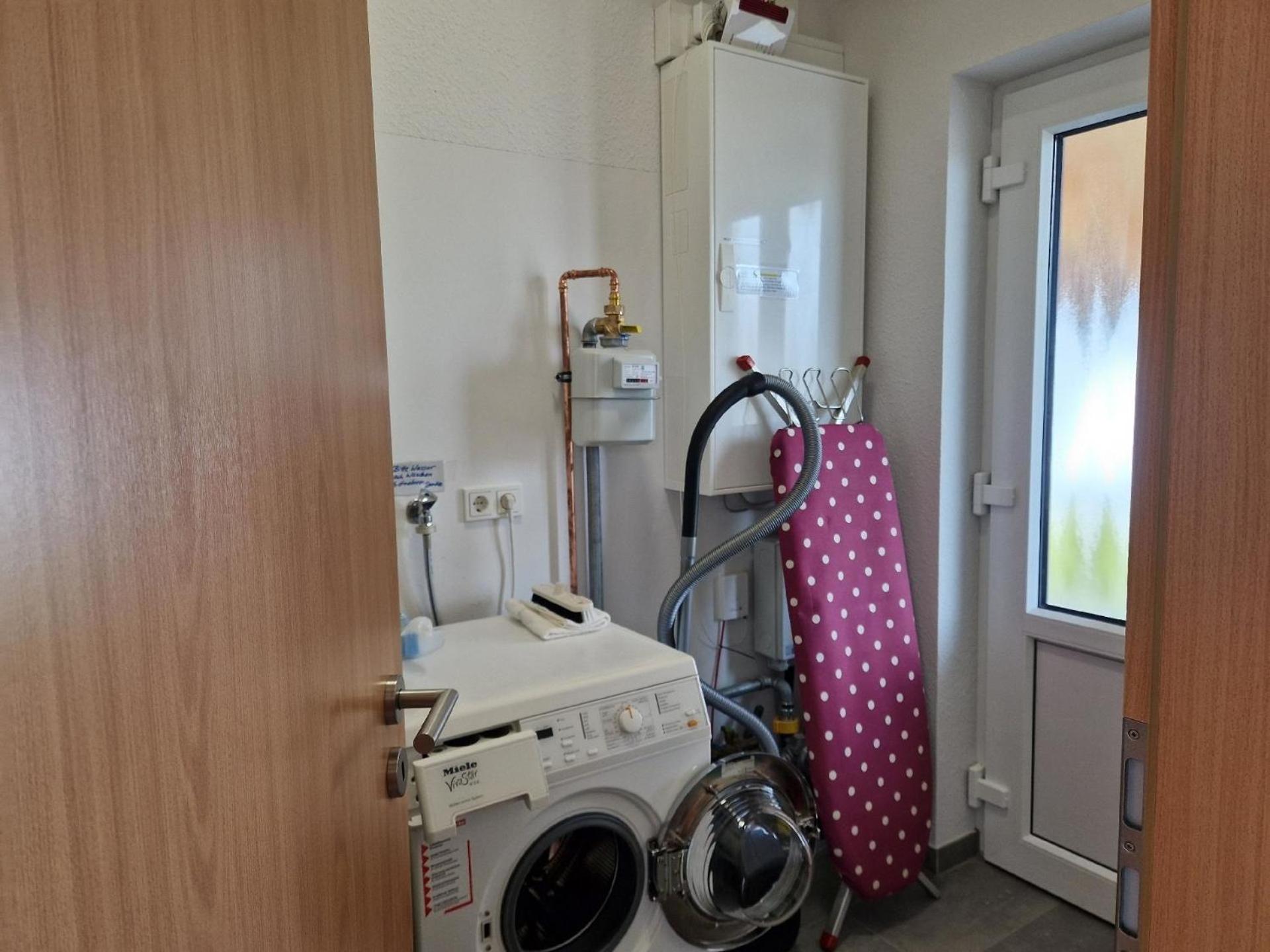 G 8 freistehendes Ferienhaus mit Gartenhaus und Waschmaschine