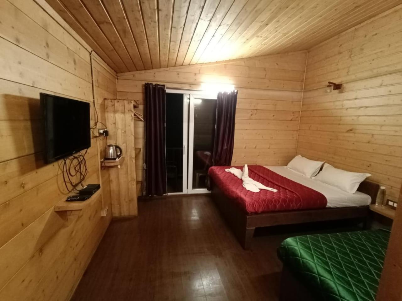 Praveen Woodhouse and Homestay Kodaikanal Vattakanal
