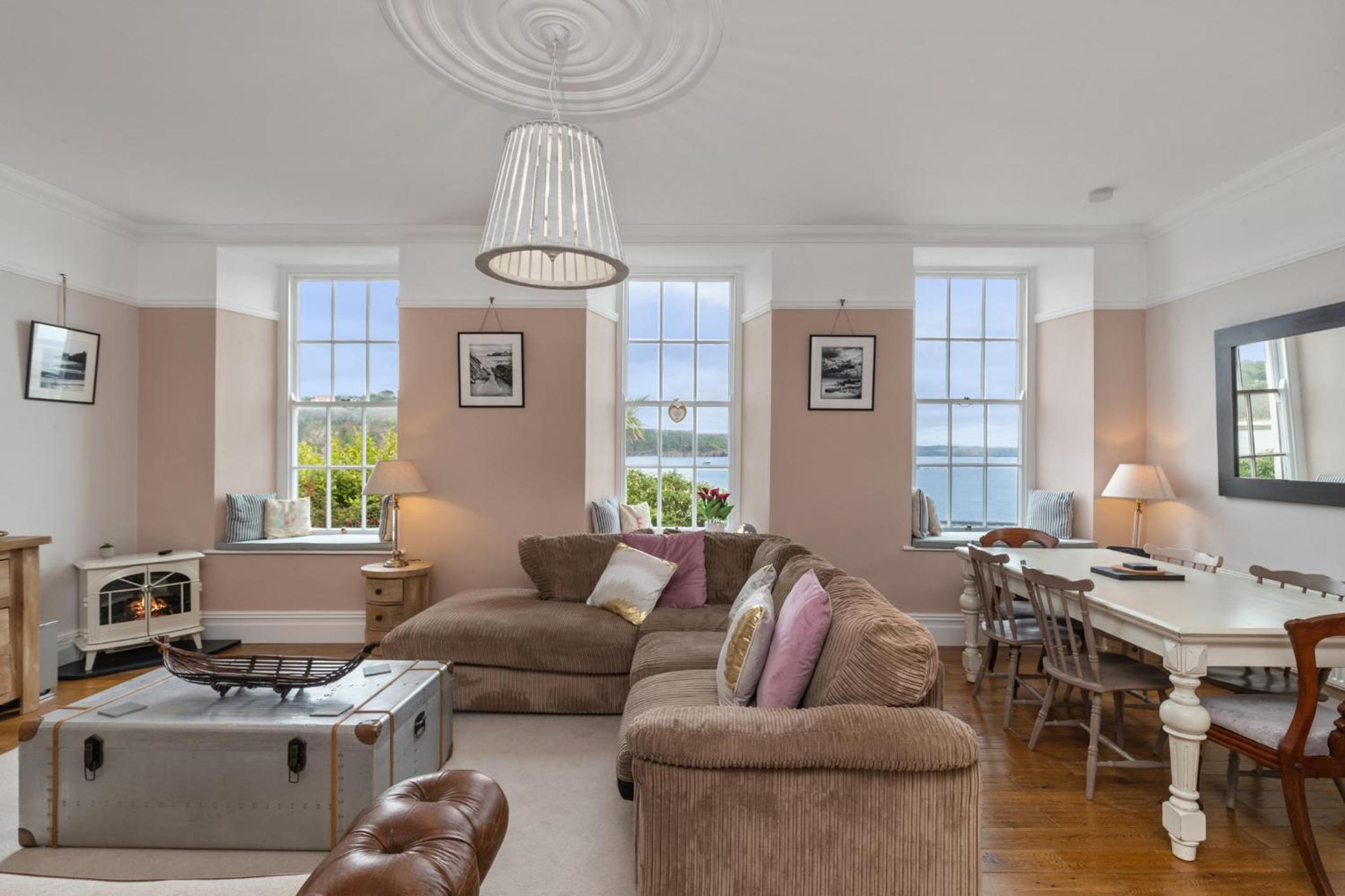 Laston Garden Apartment - Sea Views Large Terrace